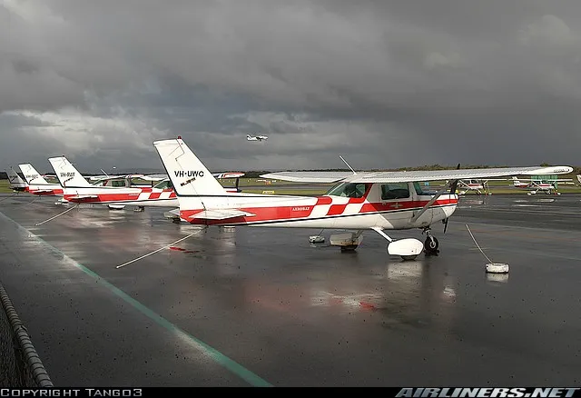 VH-UWC
