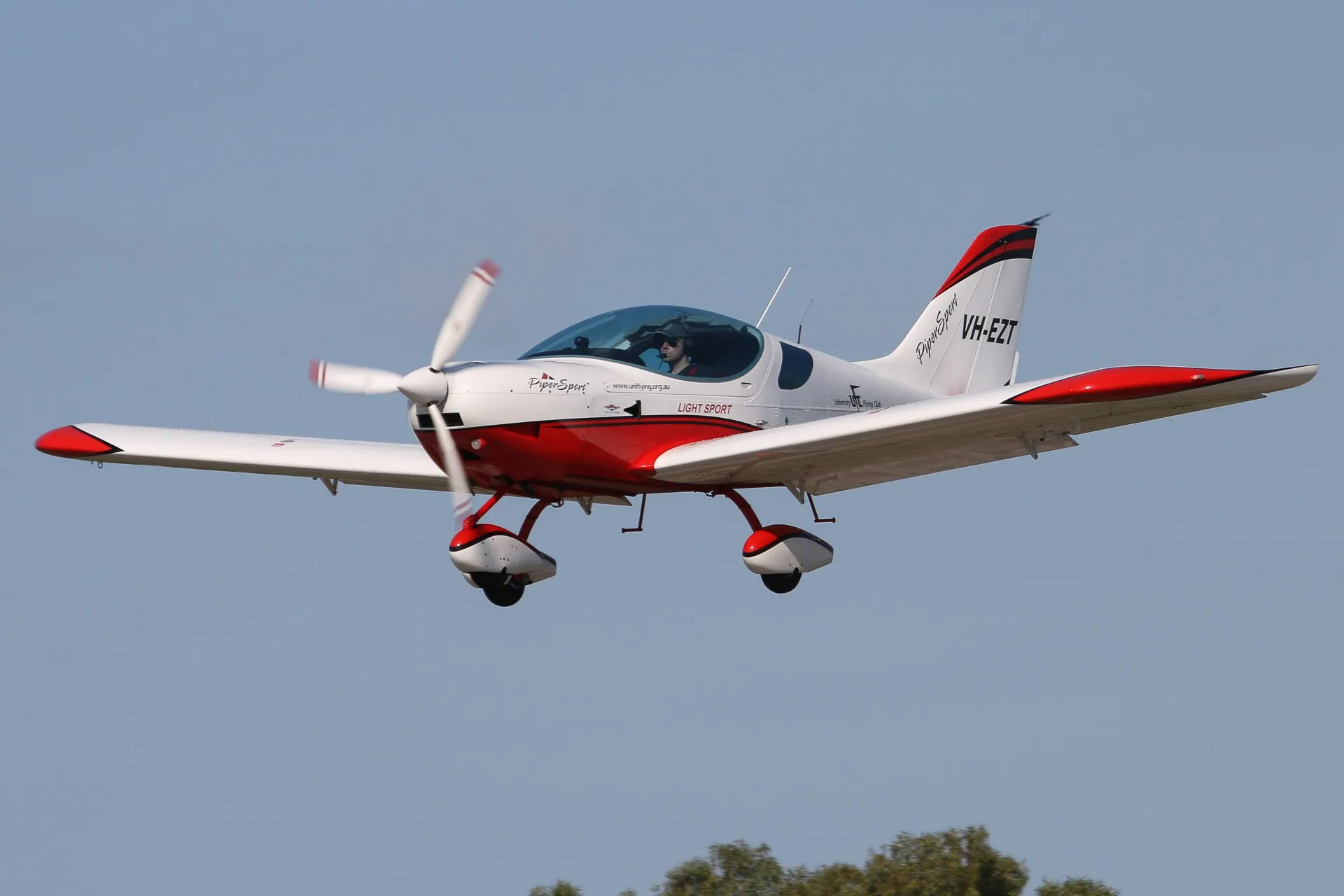 EZT landing at YSEN Serpentine Airfield 2015 Fly In