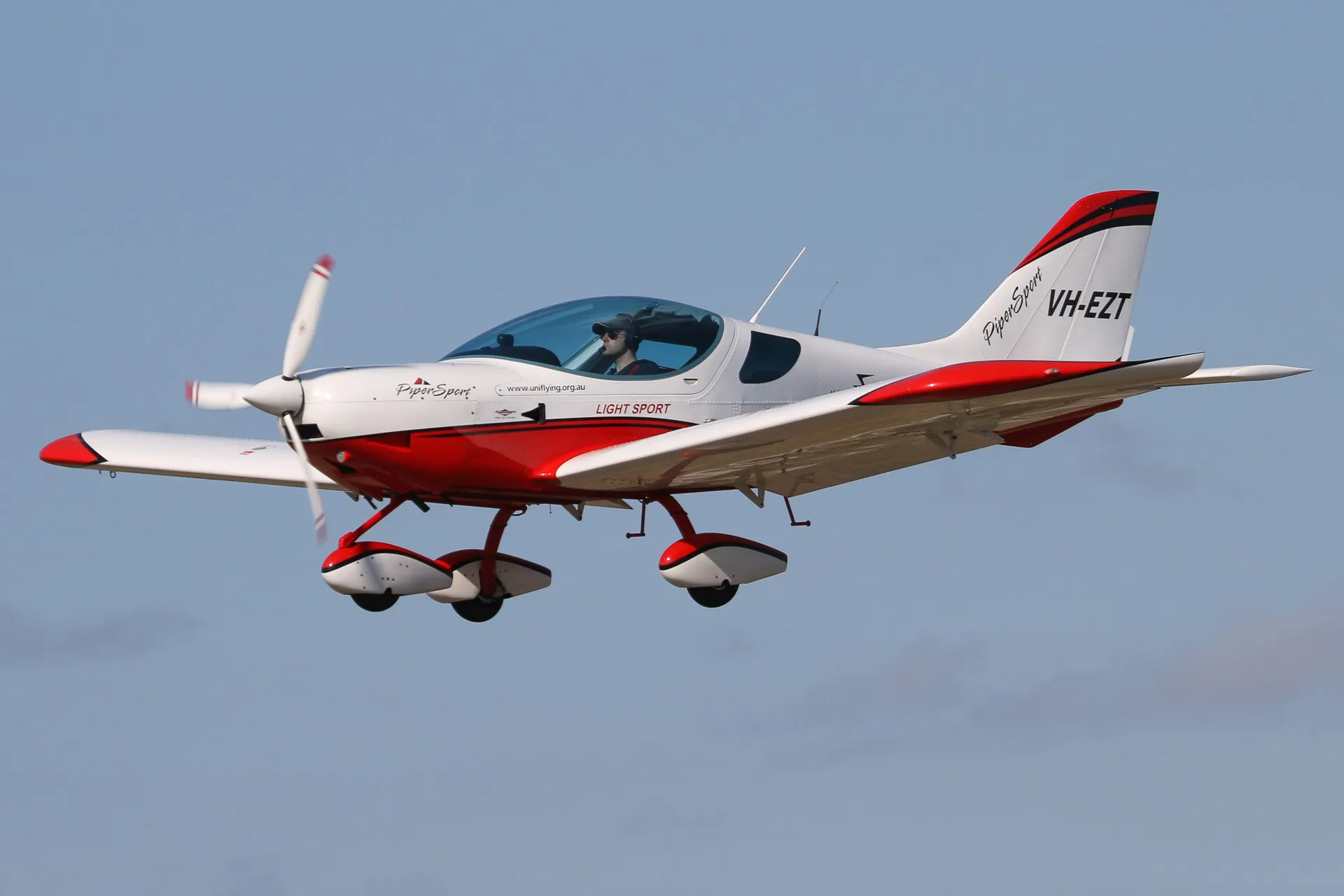 EZT landing at YSEN Serpentine Airfield 2015 Fly In