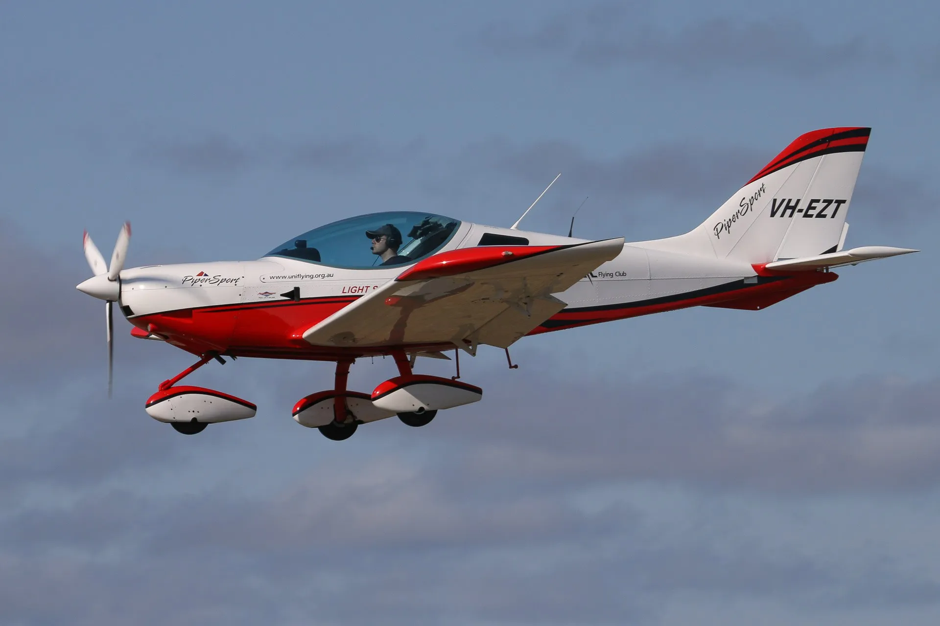 EZT landing at YSEN Serpentine Airfield 2015 Fly In
