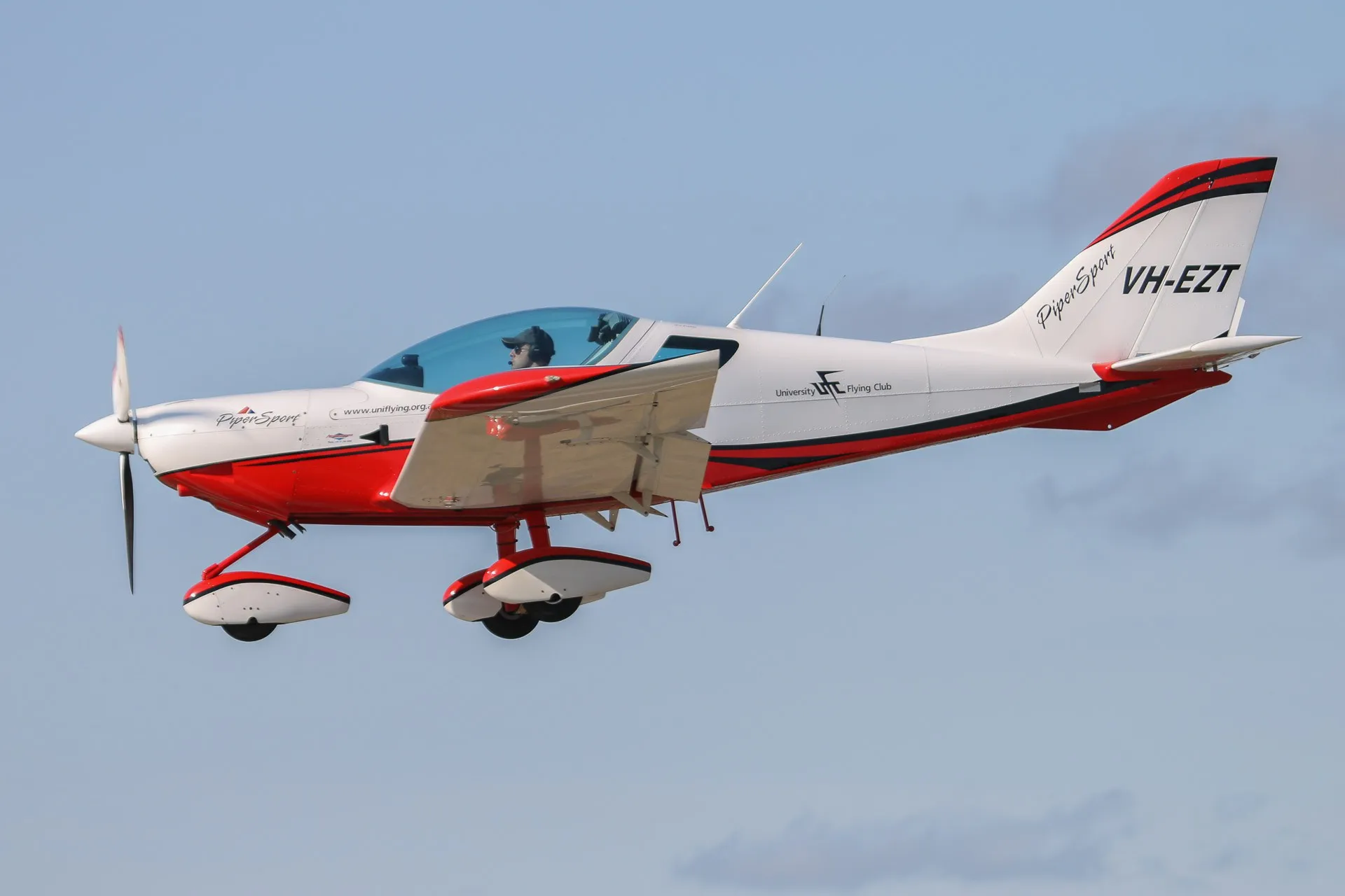 EZT landing at YSEN Serpentine Airfield 2015 Fly In