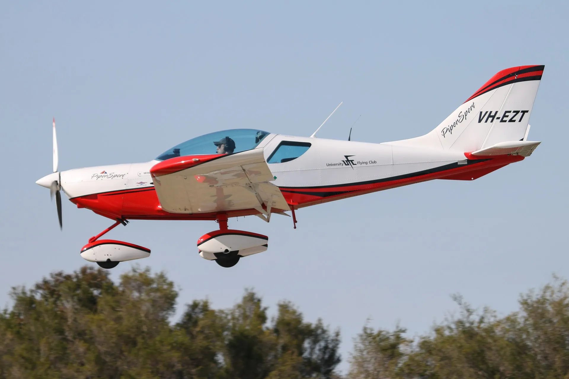 EZT landing at YSEN Serpentine Airfield 2015 Fly In