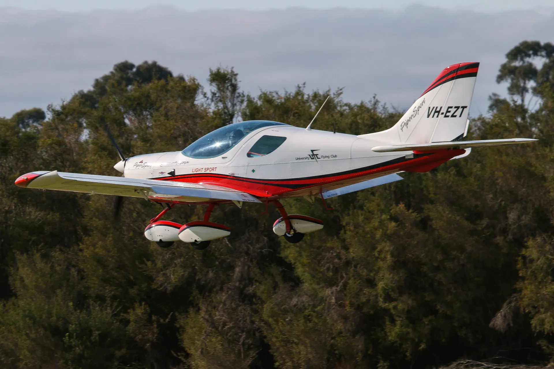 EZT landing at YSEN Serpentine Airfield 2015 Fly In