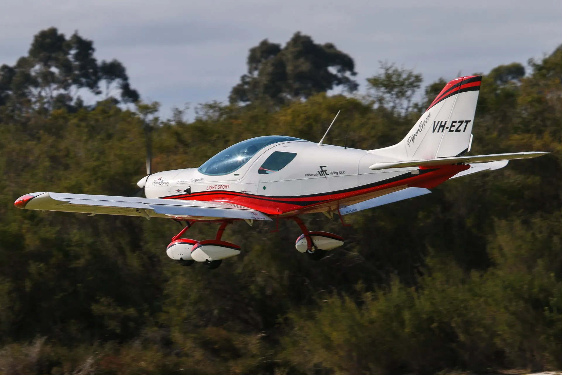 EZT landing at YSEN Serpentine Airfield 2015 Fly In