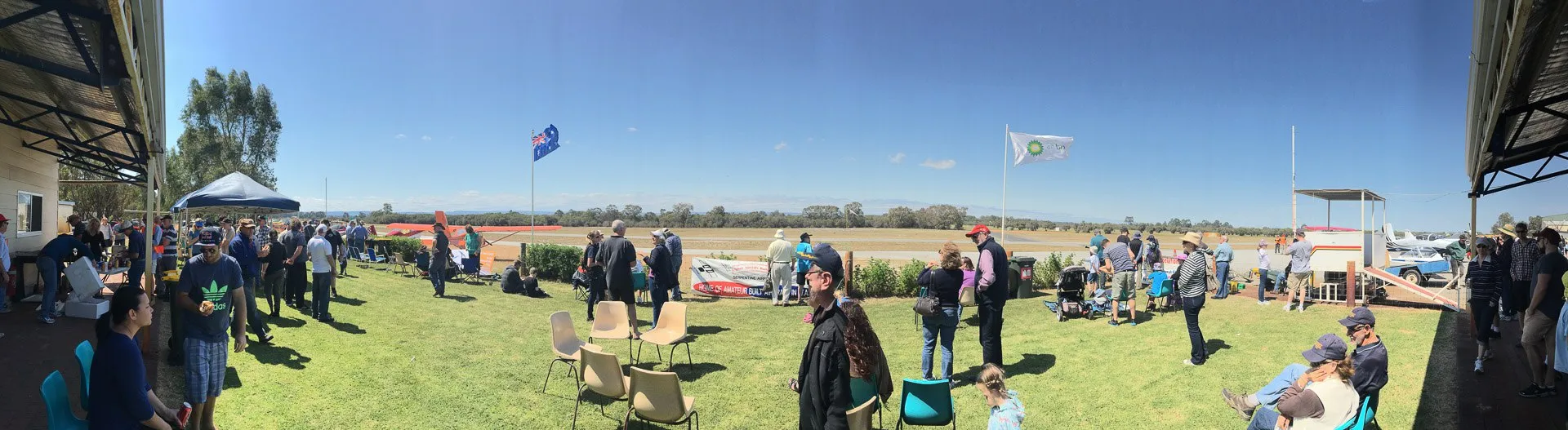 Crowd in front of the Club House