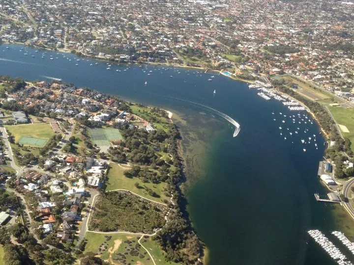 The Point Walter sandbar in the Swan River, seen from VH-EZT