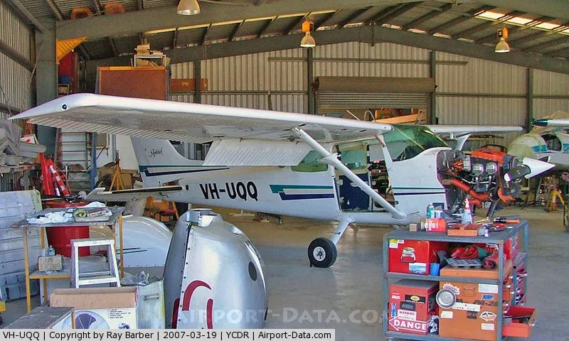 VH-UQQ at Caloundra