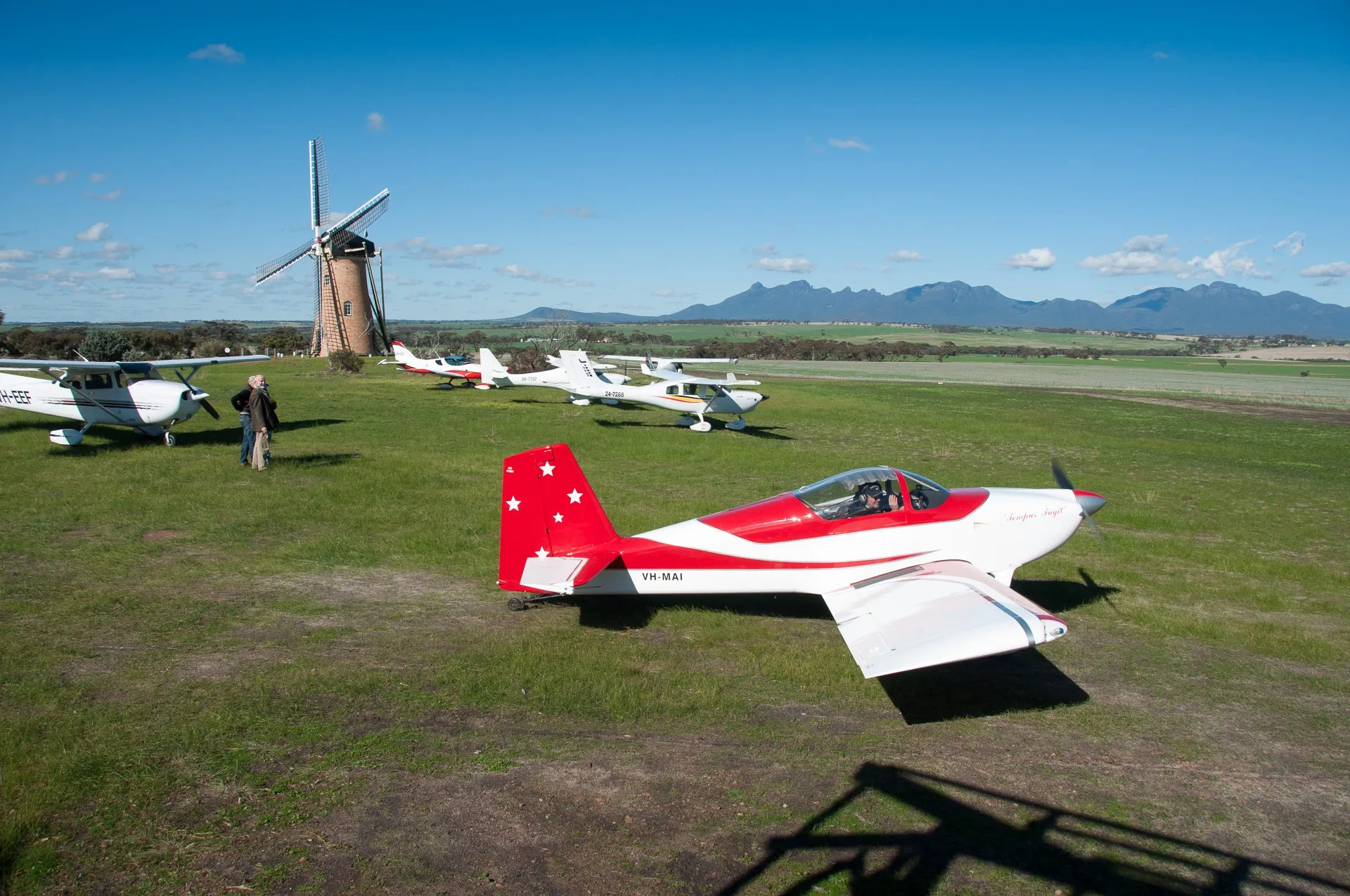 University Flying Club Jandakot VH-EZT Trip to the lily dutch windmill and albany narrikup bob main rv