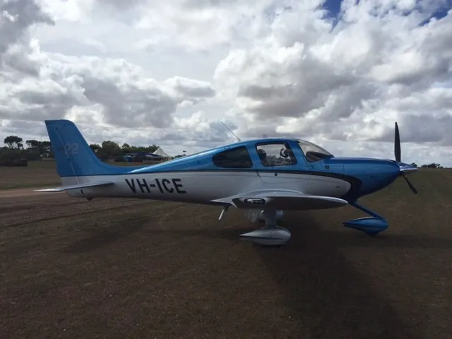 valley view 2015 geraldton northern gully vintage fly in airshow cirrus