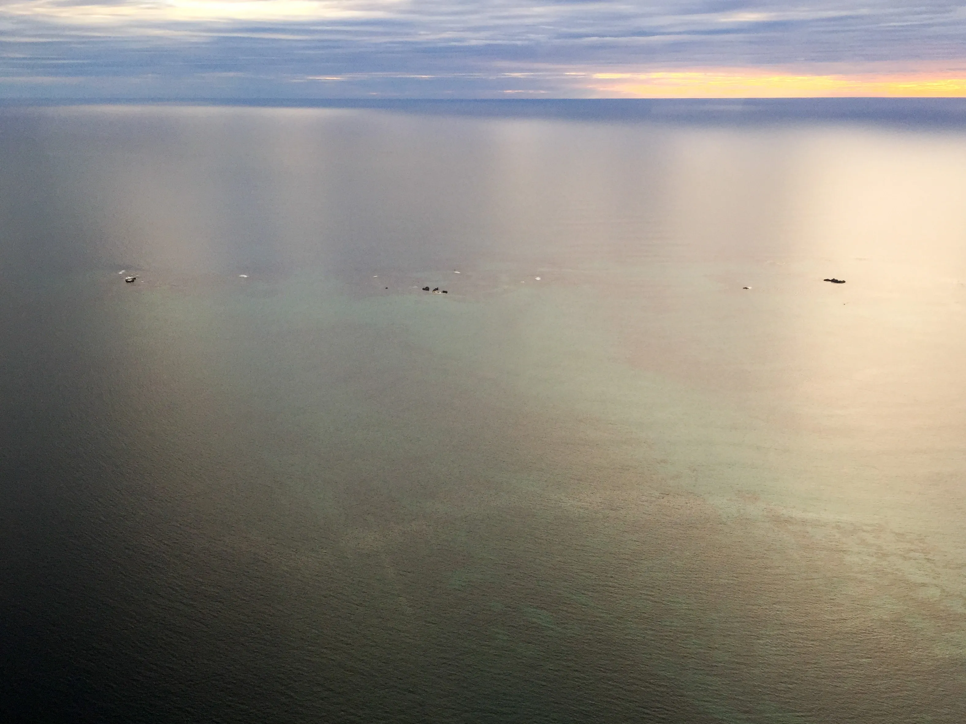 aircraft-carrier-uss-carl-vinson-visits-perth-university-flying-club-flight