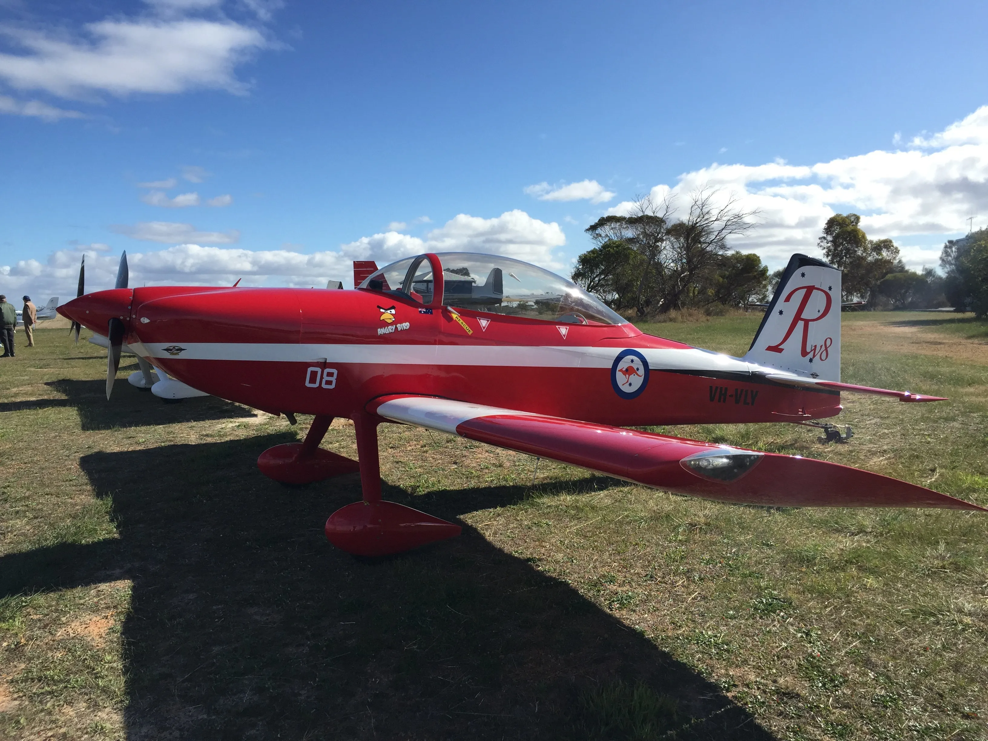 Vans RV8 in Roulette’s paint scheme