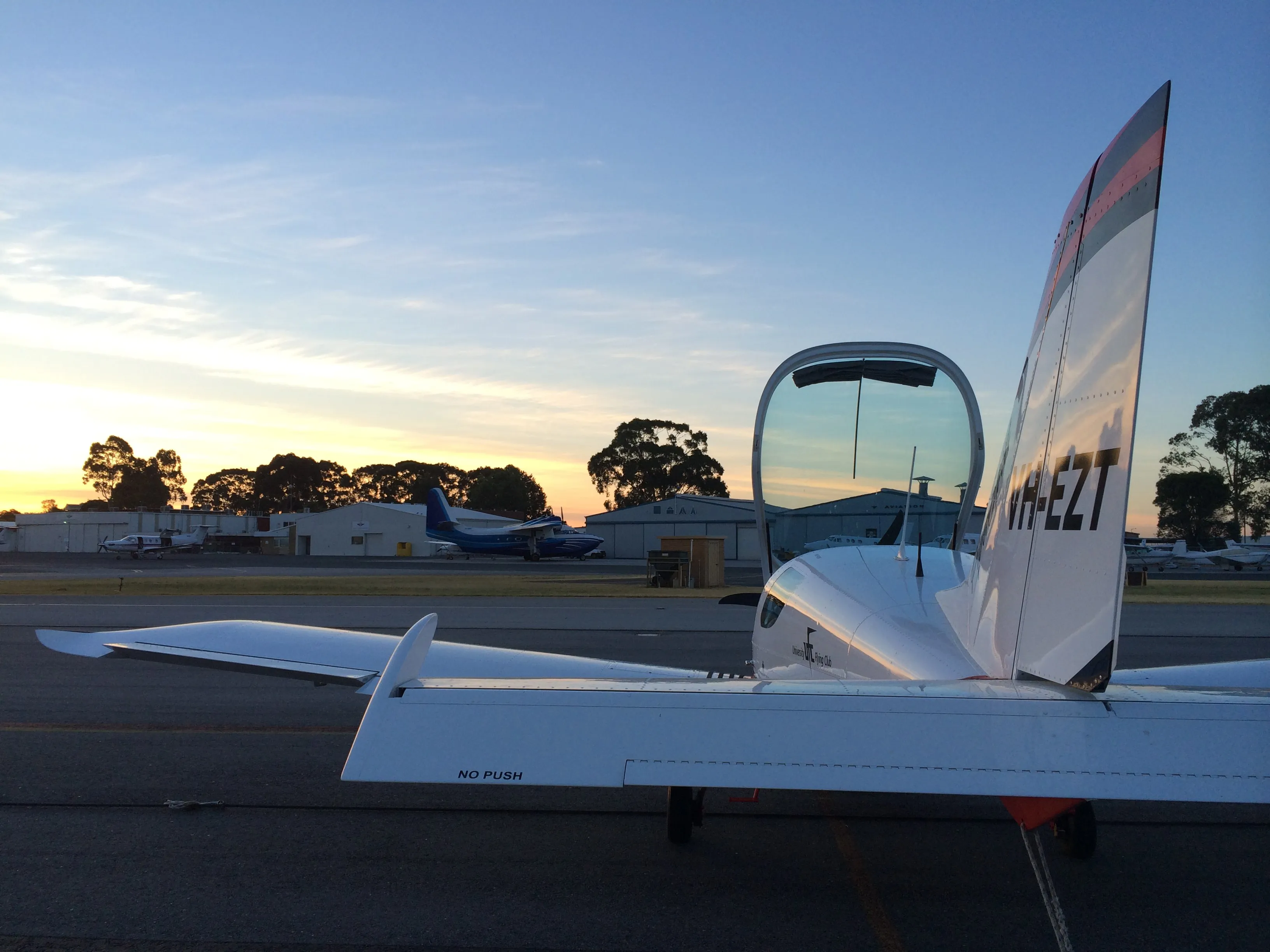 University Flying Club VH-EZT Jandakot Flight Training