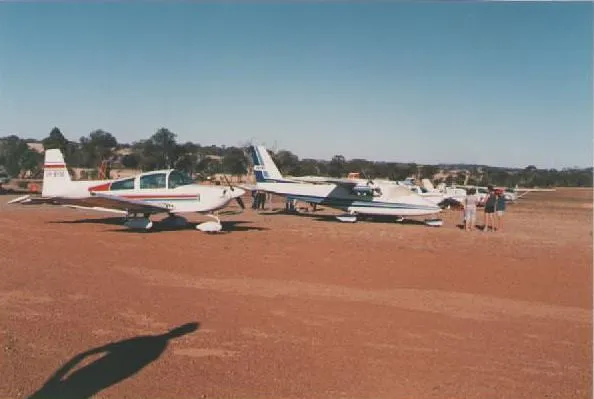 VH-SYM 15-16 Feb 1991 at Narrogin
