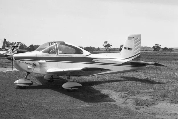 VH-MOF University Flying Club Jandakot Learn to Fly