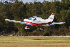 EZT landing at YSEN Serpentine Airfield 2015 Fly In